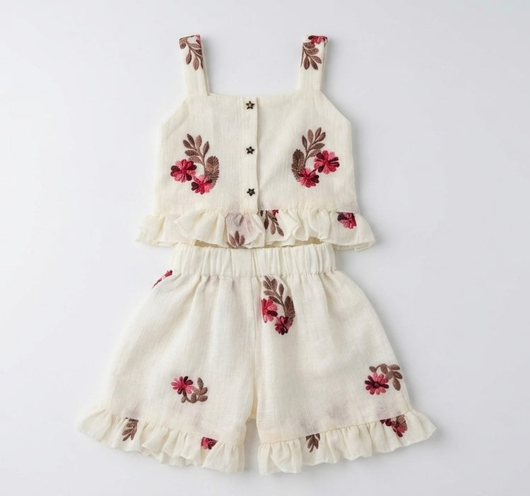 Embroidered Diasy Dance