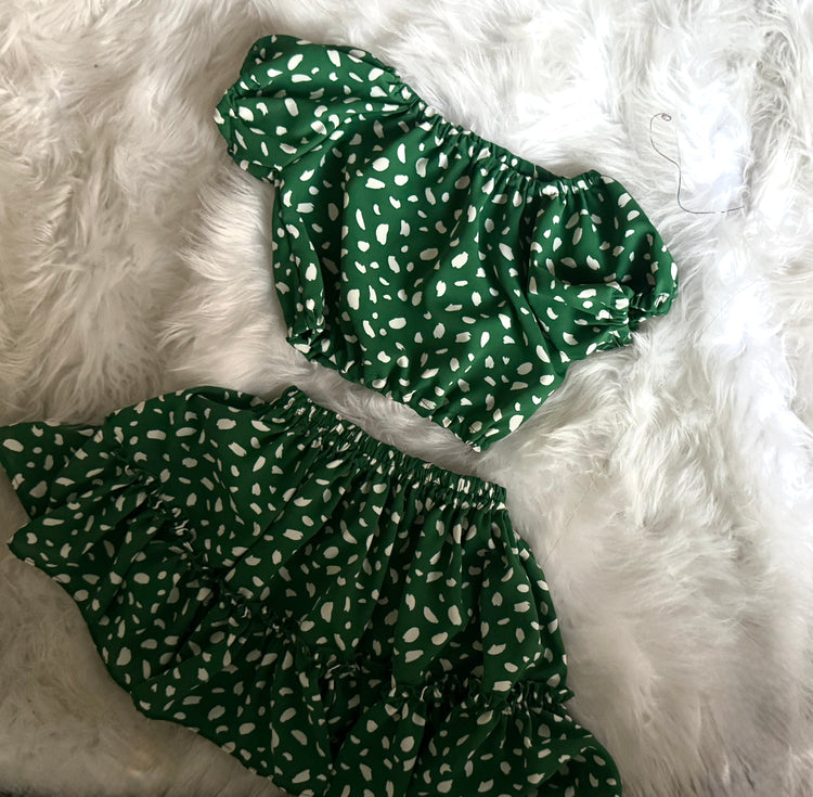 The green Stone Skirt set