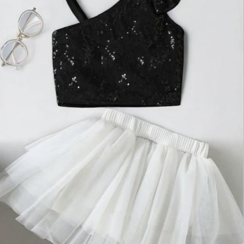Black o white skirt set